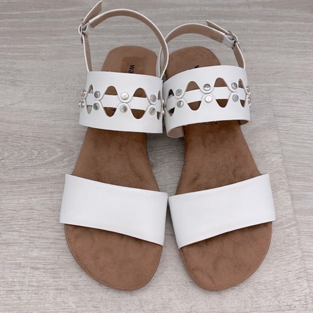 Walking Cradles Woman’s Corbin Sandal size 8 White